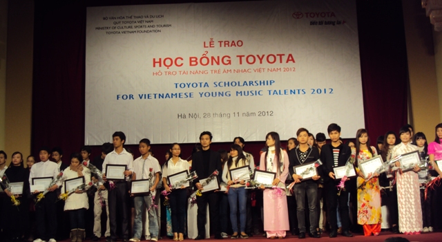 Trao học bổng Toyota hỗ trợ tài năng trẻ âm nhạc Việt Nam